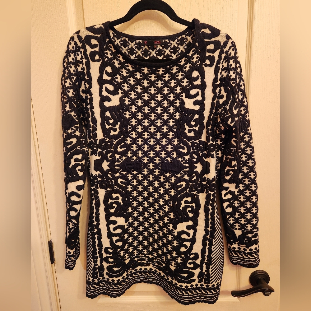 Simon Chang Black and White Crew Neck Sweater with Geometric Pattern